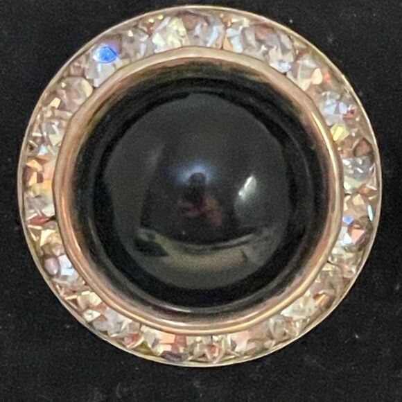 0.75” silver tone domed bezel set onyx color center stud earrings w/31 crystals - Picture 5 of 13